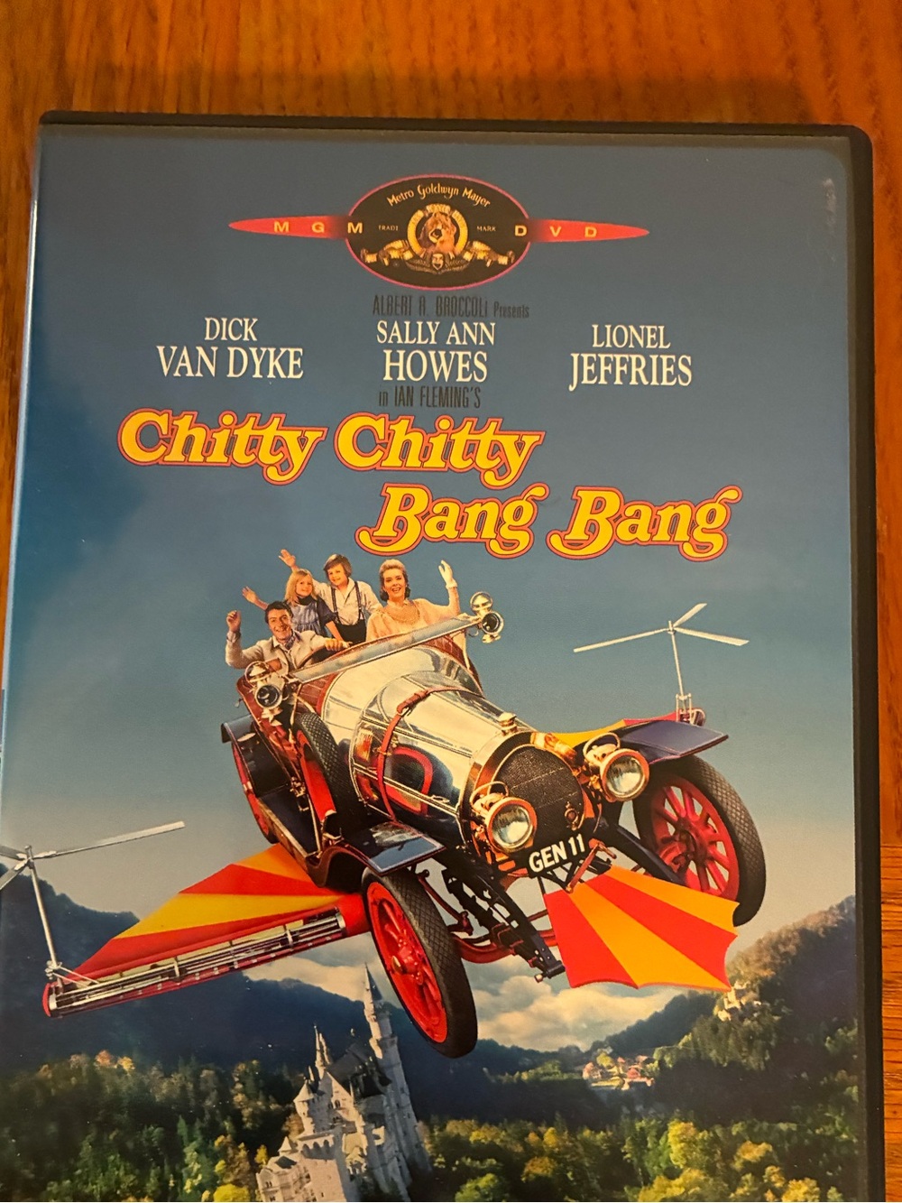 MGM Chitty Chitty Bang Bang DVD - Blue & Red Cover